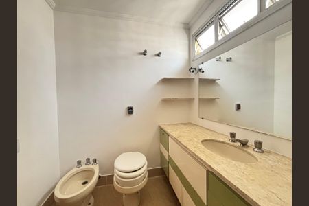 Apartamento à venda com 145m², 3 quartos e sem vagaBanheiro da Suíte