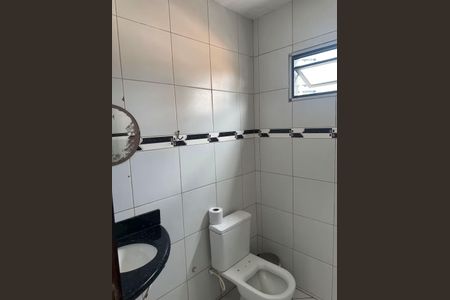 Banheiro de casa para alugar com 2 quartos, 65m² em Jacutinga, Belford Roxo