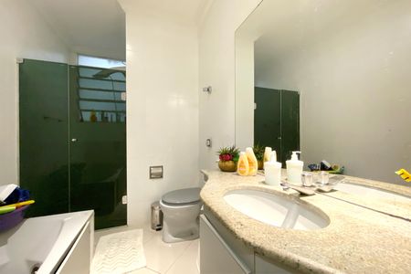 Apartamento à venda com 230m², 3 quartos e 1 vagaBanheiro