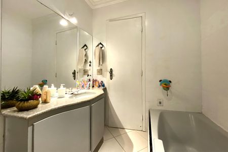Apartamento à venda com 230m², 3 quartos e 1 vagaBanheiro