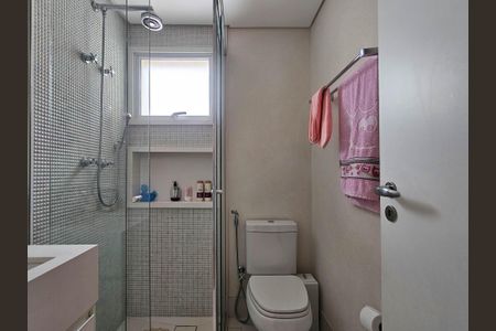 Apartamento para alugar com 244m², 4 quartos e 4 vagas Apartamento para alugar com 244m², 4 quartos e 4 vagasBanheiro da Suíte 1