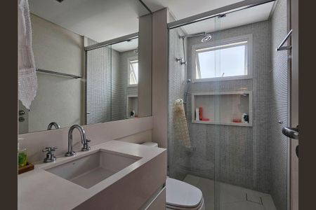 Apartamento para alugar com 244m², 4 quartos e 4 vagas Apartamento para alugar com 244m², 4 quartos e 4 vagasBanheiro da Suíte 2