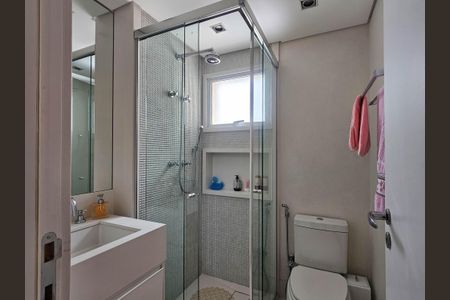 Apartamento para alugar com 244m², 4 quartos e 4 vagas Apartamento para alugar com 244m², 4 quartos e 4 vagasBanheiro da Suíte 1