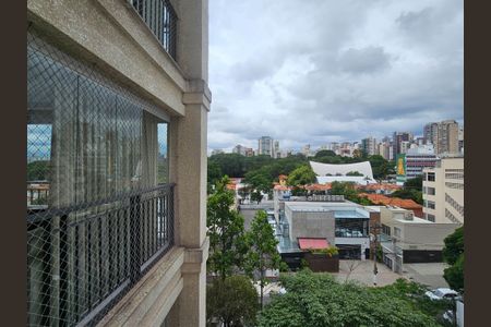 Sala de TV de apartamento à venda com 4 quartos, 244m² em Água Branca, São Paulo