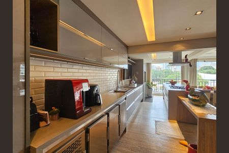 Apartamento para alugar com 244m², 4 quartos e 4 vagas Apartamento para alugar com 244m², 4 quartos e 4 vagasCozinha