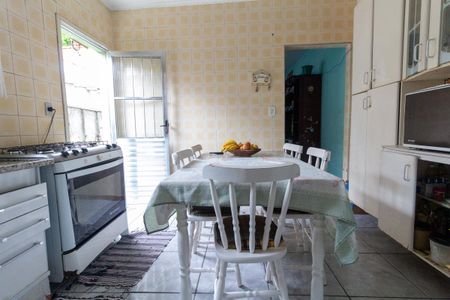 Casa à venda com 80m², 2 quartos e 2 vagasCozinha