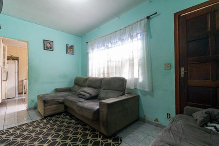 Casa à venda com 80m², 2 quartos e 2 vagasSala