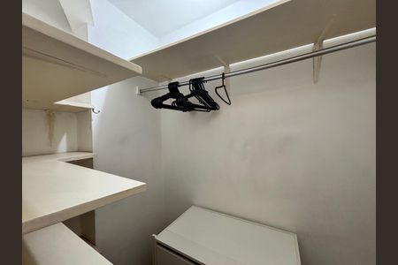 Apartamento para alugar com 45m², 1 quarto e 1 vaga Apartamento para alugar com 45m², 1 quarto e 1 vagaSuíte closet