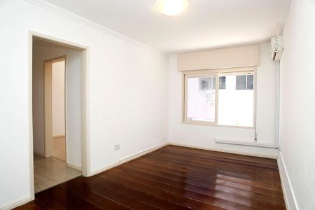 Sala de apartamento para alugar com 2 quartos, 71m² em Higienópolis, Porto Alegre