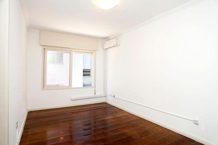 Sala de apartamento para alugar com 2 quartos, 71m² em Higienópolis, Porto Alegre