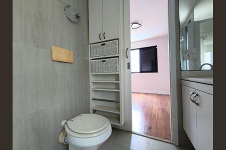 Apartamento para alugar com 118m², 2 quartos e 2 vagas Apartamento para alugar com 118m², 2 quartos e 2 vagasBanheiro da Suíte