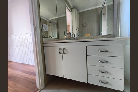 Apartamento para alugar com 118m², 2 quartos e 2 vagas Apartamento para alugar com 118m², 2 quartos e 2 vagasBanheiro da Suíte