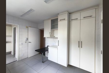 Apartamento para alugar com 118m², 2 quartos e 2 vagas Apartamento para alugar com 118m², 2 quartos e 2 vagasCozinha