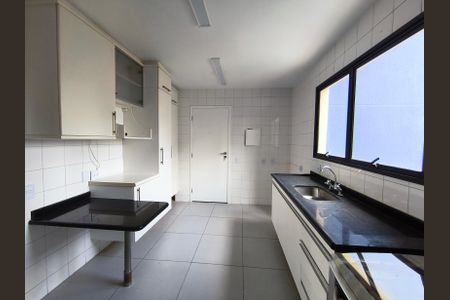 Apartamento para alugar com 118m², 2 quartos e 2 vagas Apartamento para alugar com 118m², 2 quartos e 2 vagasCozinha