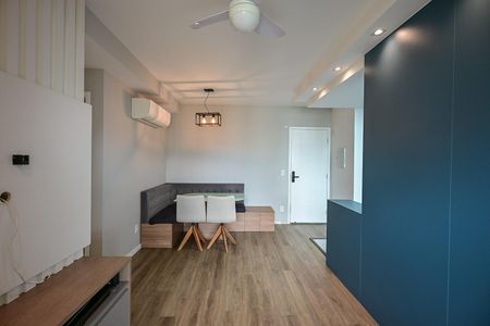 Sala de apartamento à venda com 2 quartos, 56m² em Vila Andrade, São Paulo