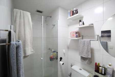 Apartamento à venda com 68m², 2 quartos e 1 vagaBanheiro da suíte