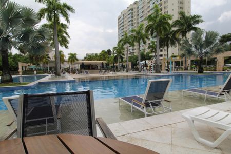 Apartamento à venda com 68m², 2 quartos e 1 vagaÁrea comum - Piscina