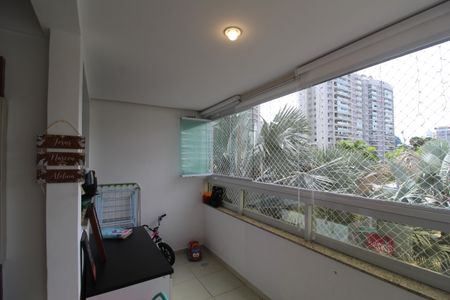 Apartamento à venda com 68m², 2 quartos e 1 vagaSala - Varanda