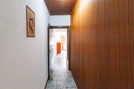 Casa à venda com 250m², 3 quartos e 2 vagasCorredor