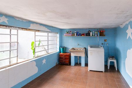 Casa à venda com 250m², 3 quartos e 2 vagasÁrea de serviço