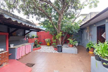 Casa à venda com 250m², 3 quartos e 2 vagasQuintal