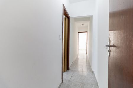 Corredor de casa para alugar com 2 quartos, 76m² em Parque Bristol, São Paulo