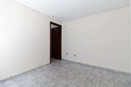 Sala de casa para alugar com 2 quartos, 76m² em Parque Bristol, São Paulo