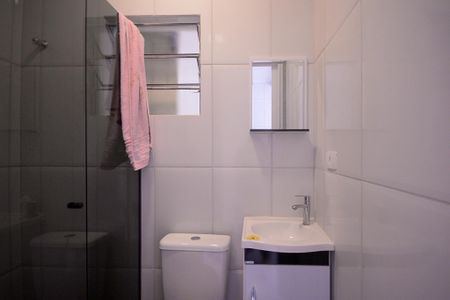 Banheiro de casa para alugar com 1 quarto, 76m² em Parque Bristol, São Paulo