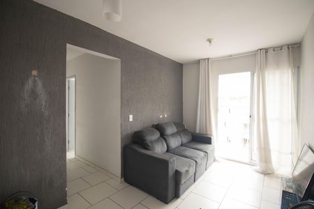 Sala de apartamento para alugar com 3 quartos, 53m² em Colubandê, São Gonçalo