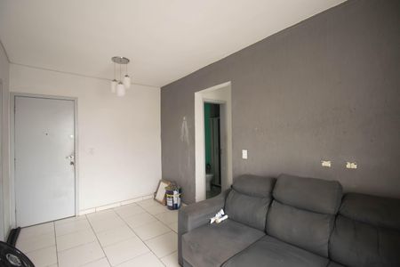 Sala de apartamento para alugar com 3 quartos, 53m² em Colubandê, São Gonçalo