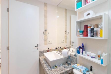 Apartamento à venda com 53m², 2 quartos e 1 vaga Apartamento à venda com 53m², 2 quartos e 1 vagaBanheiro
