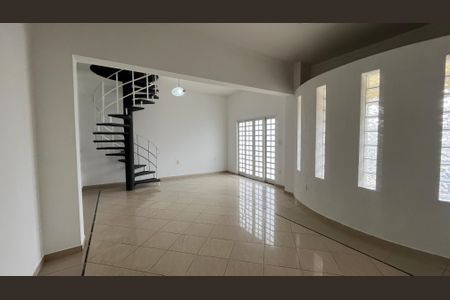 Casa para alugar com 5 quartos, 275m² em Jardim Chapadão, Campinas