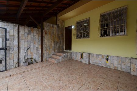 Casa à venda com 106m², 3 quartos e 2 vagasGaragem