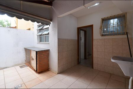 Casa à venda com 106m², 3 quartos e 2 vagasÁrea de Serviço