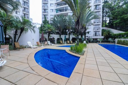 Apartamento à venda com 320m², 3 quartos e 3 vagasÁrea comum - Piscina