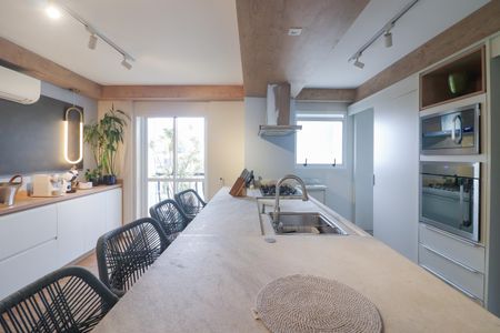 Apartamento à venda com 320m², 3 quartos e 3 vagasCozinha