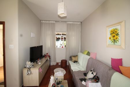 Casa à venda com 181m², 5 quartos e 2 vagasSala