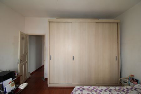 Casa à venda com 181m², 5 quartos e 2 vagasQuarto 2