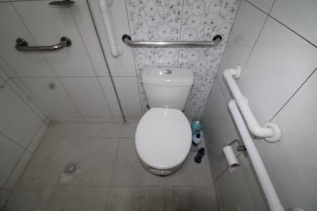 Casa à venda com 181m², 5 quartos e 2 vagasBanheiro 2