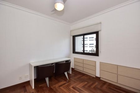 Apartamento à venda com 296m², 5 quartos e 4 vagasQuarto 3