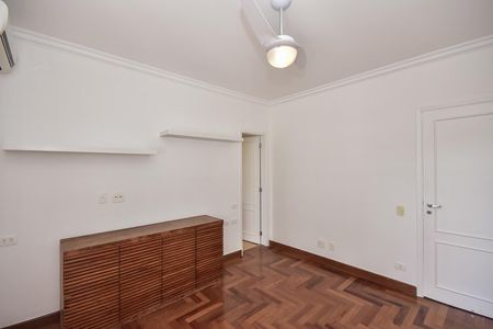 Apartamento à venda com 296m², 5 quartos e 4 vagasSuíte 1