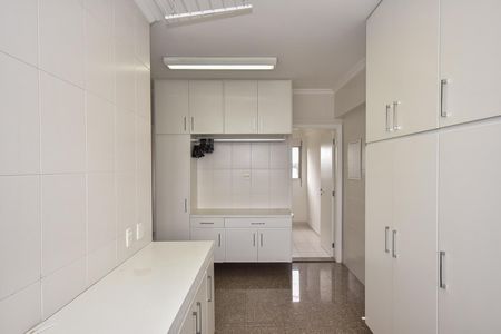 Apartamento à venda com 296m², 5 quartos e 4 vagasÁrea de Serviço 