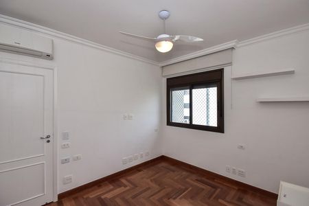 Apartamento à venda com 296m², 5 quartos e 4 vagasQuarto 2