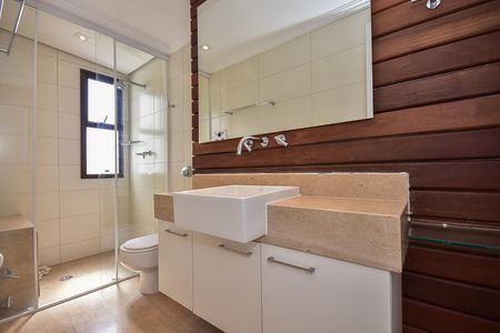 Apartamento à venda com 296m², 5 quartos e 4 vagasBanheiro Suíte 1