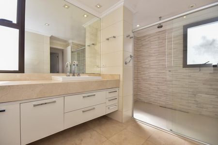 Apartamento à venda com 296m², 5 quartos e 4 vagasBanheiro Suíte 2