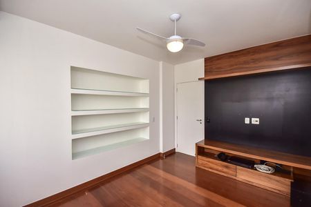 Apartamento à venda com 296m², 5 quartos e 4 vagasQuarto 1
