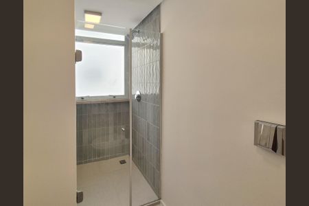 Apartamento à venda com 77m², 2 quartos e 1 vagaBanheiro da Suíte 