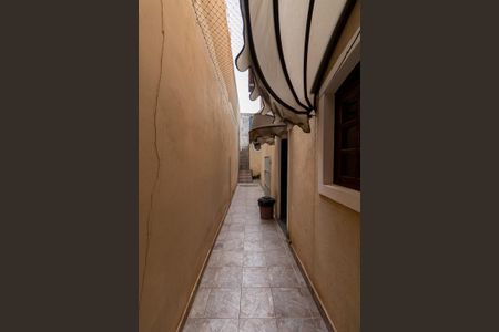 Casa à venda com 250m², 3 quartos e 4 vagasCorredor