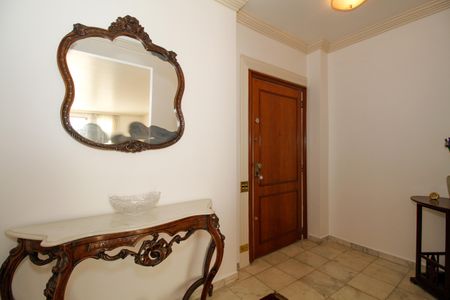 Apartamento à venda com 245m², 2 quartos e 2 vagas Apartamento à venda com 245m², 2 quartos e 2 vagasHall de Entrada