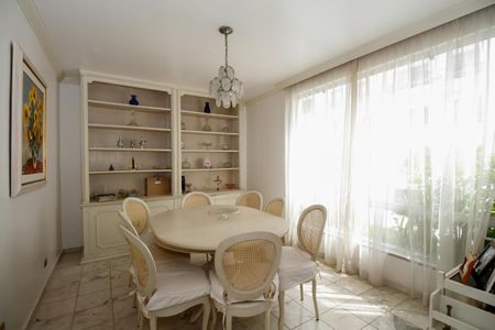 Apartamento à venda com 245m², 2 quartos e 2 vagas Apartamento à venda com 245m², 2 quartos e 2 vagasSala de Jantar